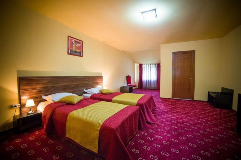 Hotel Gclub Breaza (Prahova) Quarto foto